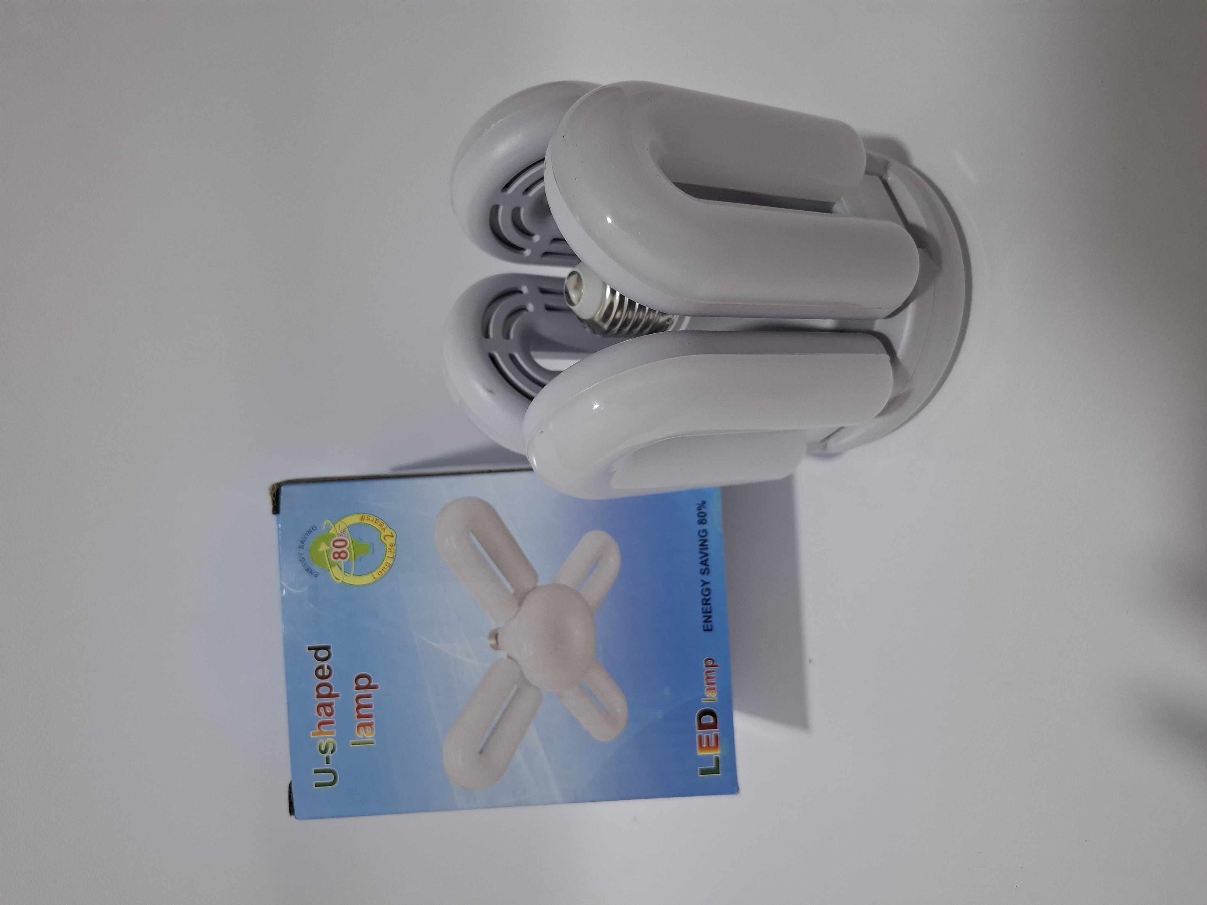 لامپ ال‌ای‌دی تاشو ۴ پره طرح پروانه‌ای (U-Shaped LED Lamp)