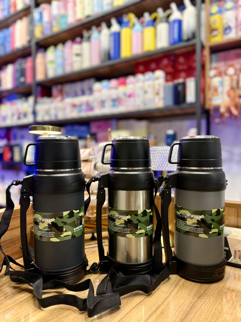 فلاسک مسافرتی و کوهنوردی دوجدار استیل ۳۰۴ مدل Vacuum Sports (طرح ارتشی)