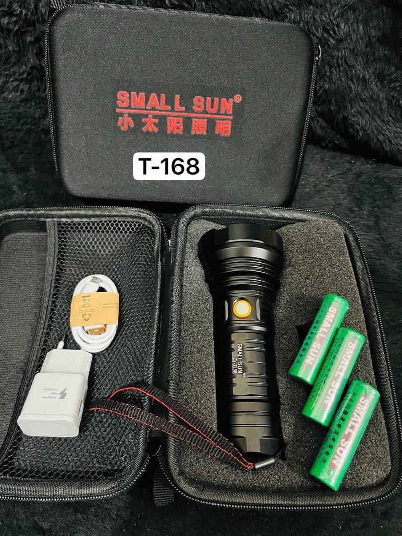 چراغ قوه شارژی حرفه‌ای اسمال سان مدل Small Sun ZY-T168 (همراه با کیفت ضدضربه و ۳ عدد باتری)